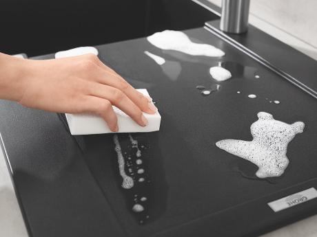 Pozrite sa, ako vyčistiť granitový drez v kuchyni