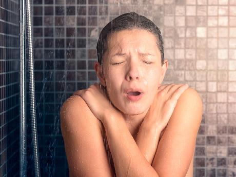 10 skvelých dôvodov, prečo si dať studenú sprchu